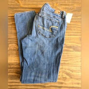 American Eagle Medium Wash Distressed Straight Leg Super Skinny Size 10R